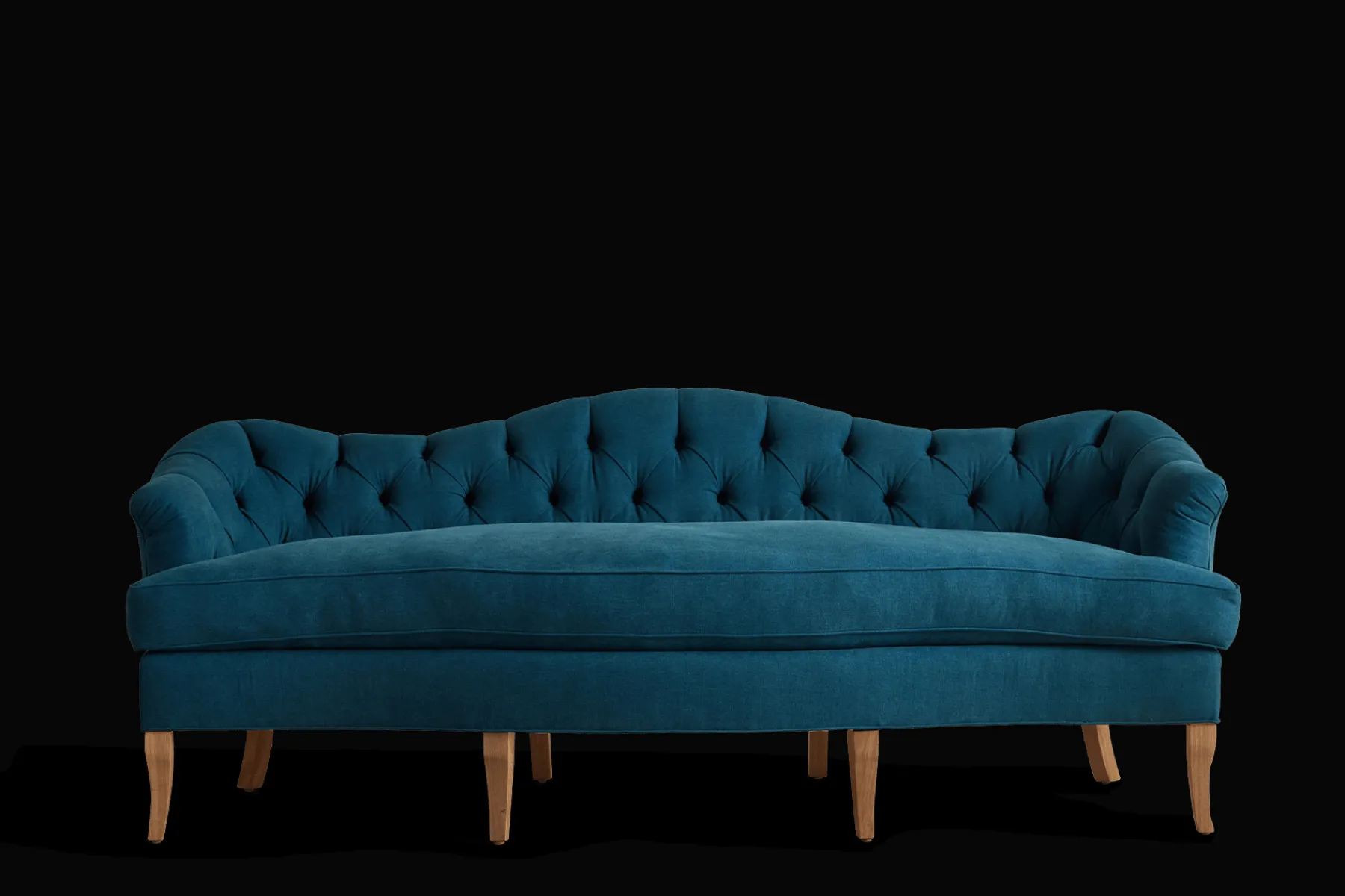 Camelback Sofa, Tufted*NICKEY KEHOE Fashion