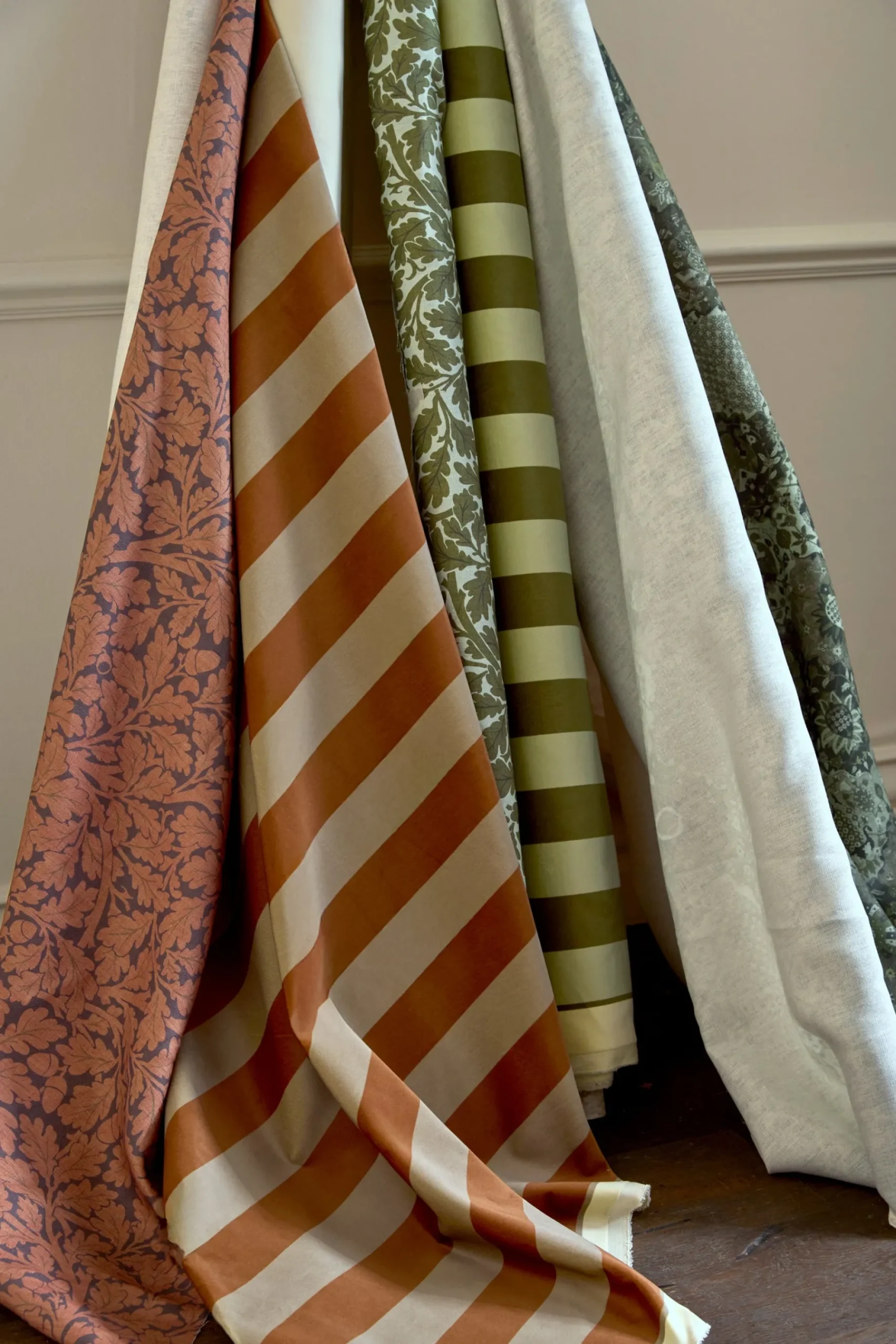 Caspar Linen in Juniper*NICKEY KEHOE Outlet