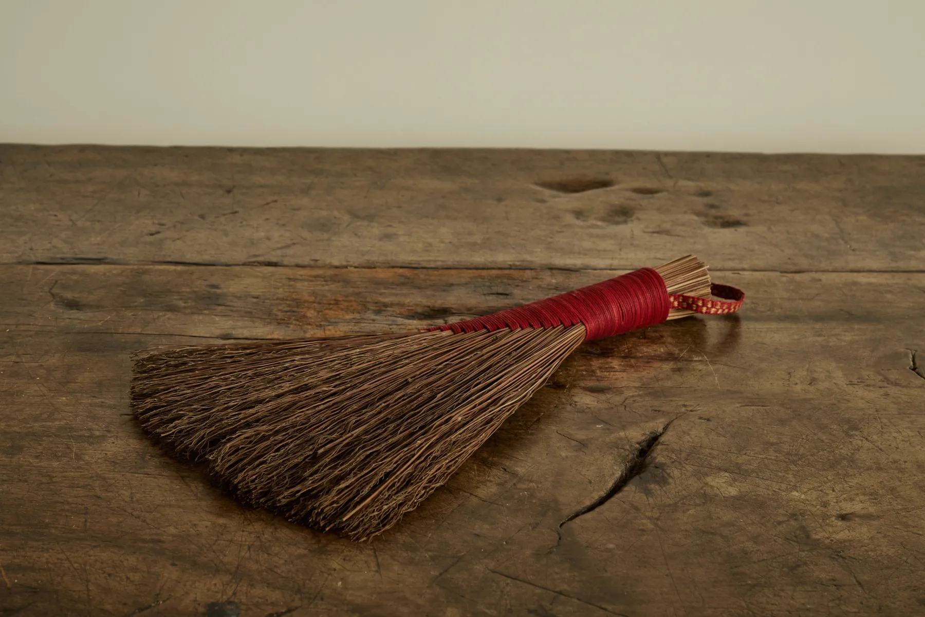 Hand Broom*NICKEY KEHOE Online