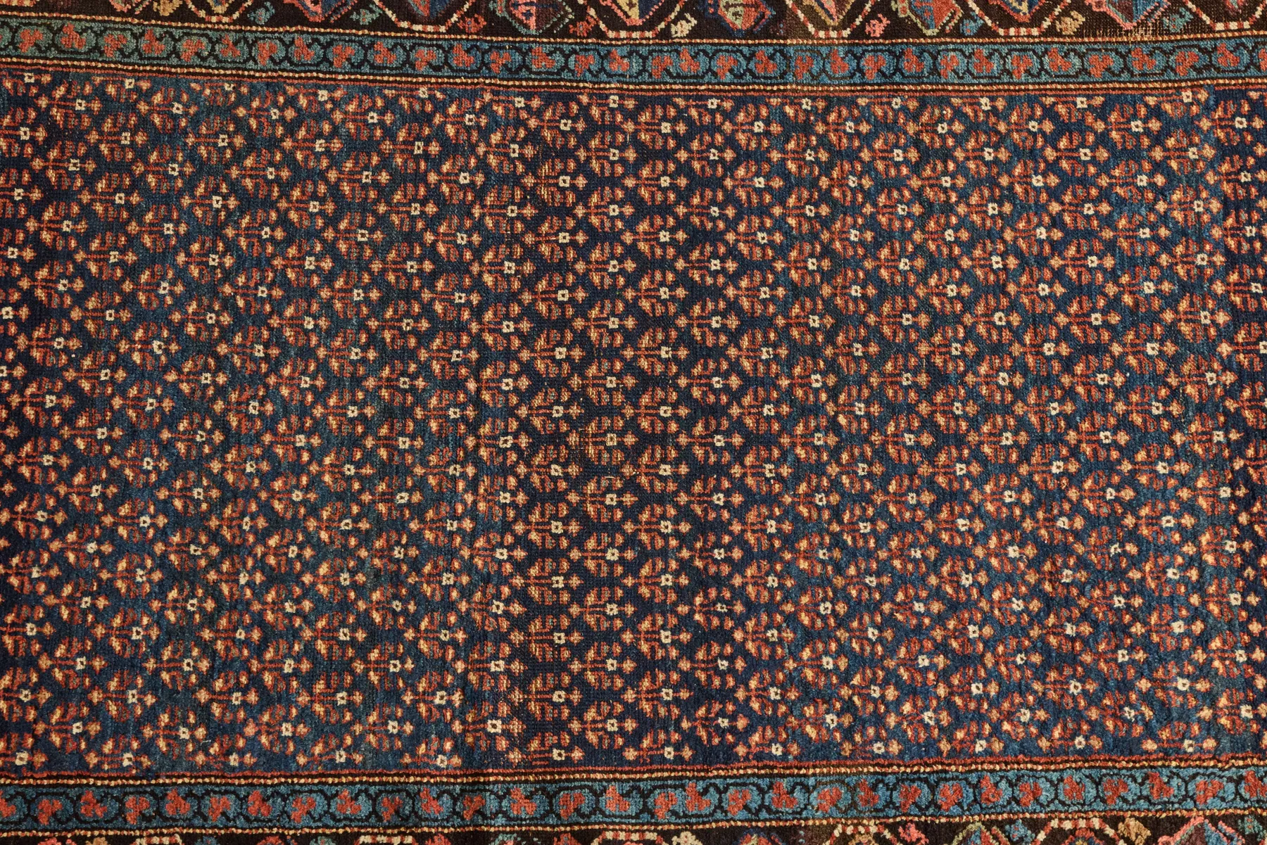 Kurdish Rug 4'1 x 7'*VINTAGE Fashion