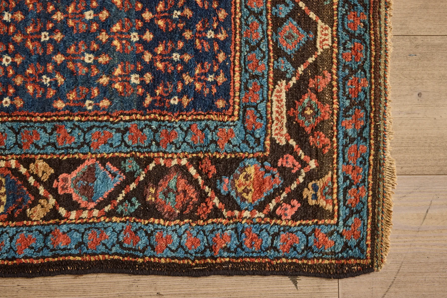 Kurdish Rug 4'1 x 7'*VINTAGE Fashion