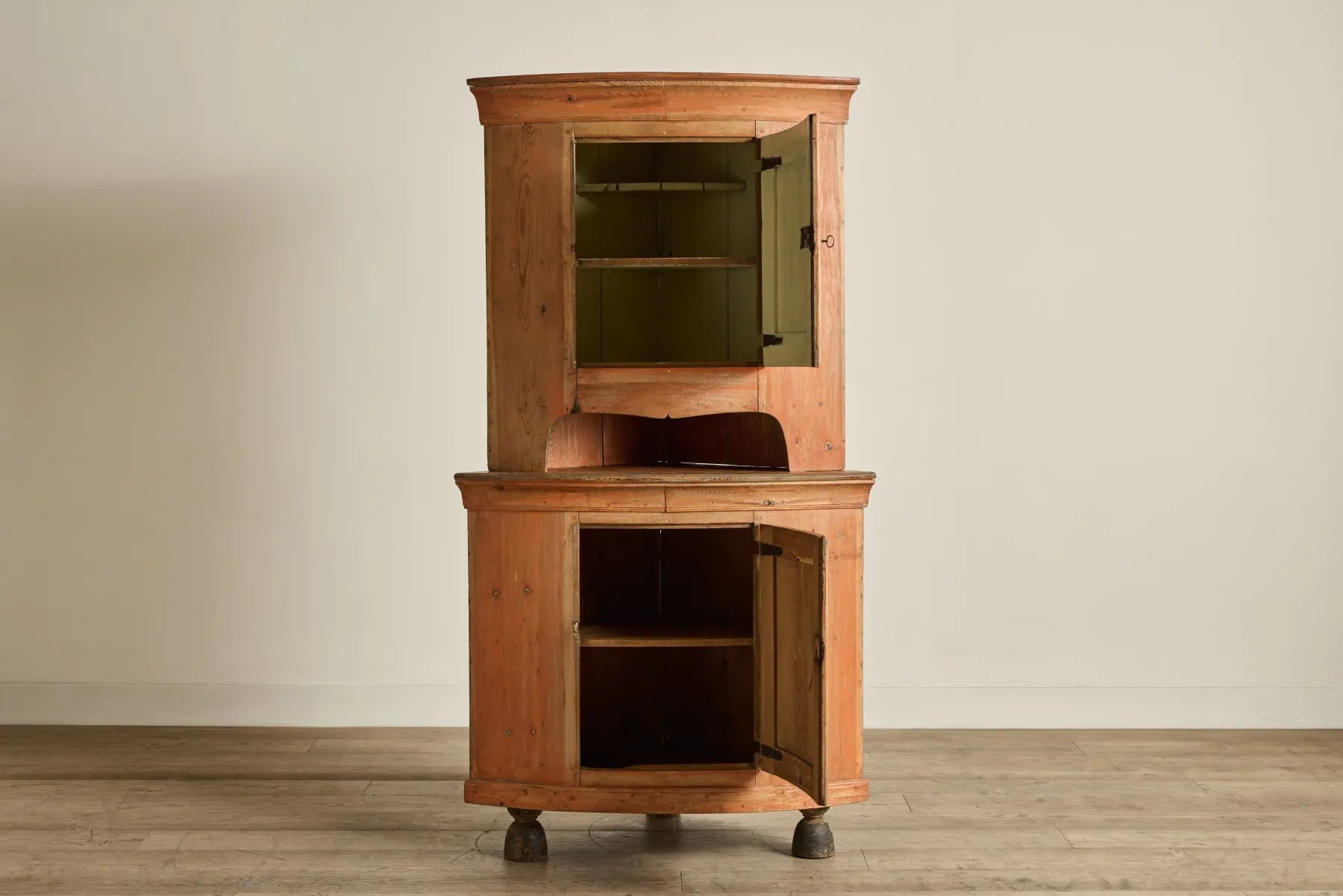Rustic Corner Cabinet*VINTAGE New